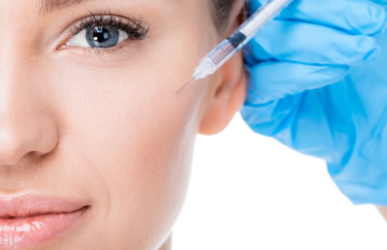 Ästhetik mit medizinischer Kompetenz Botox-Therapien mit fachärztlicher Expertise, individuell auf Sie abgestimmt.